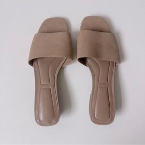 Vince Camuto Women's Beige Slide Sandals Size 6